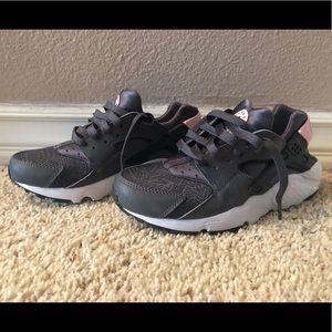 NEW Nike Huaraches